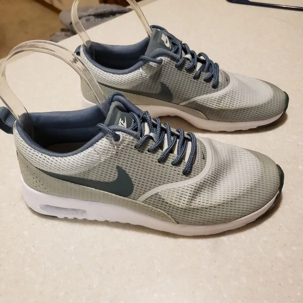 Nike WOMEN'S Sz 7.5 Shoe Blue Gray White Air Max Thea